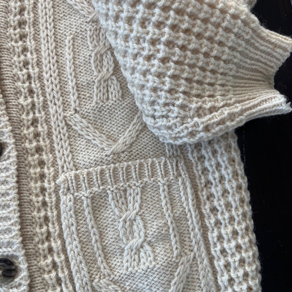 Gailtarra Irish Sweater - Picture 2 of 6